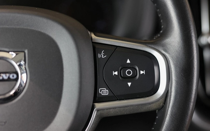 Volvo XC 60 cena 157850 przebieg: 99745, rok produkcji 2019 z Nowa Sarzyna małe 596